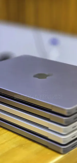 New Laptop Apple MacBook Pro 16GB Apple M1 Pro SSD 512GB