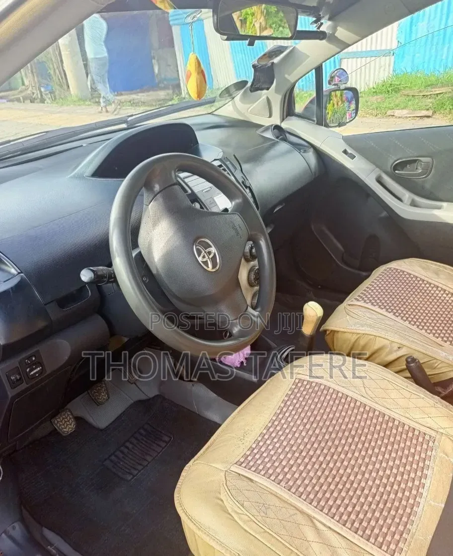 Toyota Yaris 2006 Red