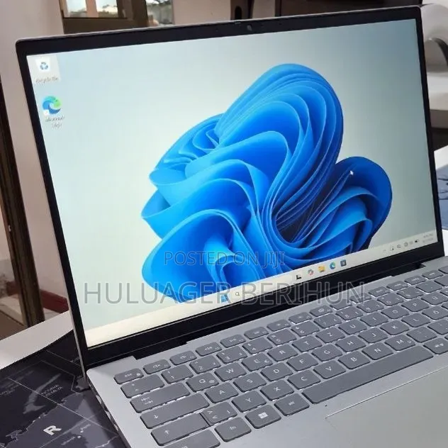 New Laptop Dell Inspiron 15 16GB AMD Ryzen 7 SSD 1T