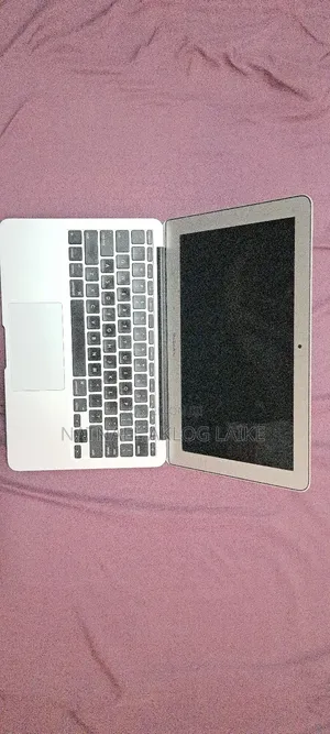 Laptop Apple MacBook Air 2015 4GB Intel Core i5 SSD 128GB