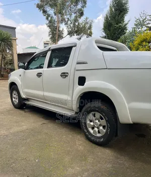 Toyota Hilux 2.5 2006 White