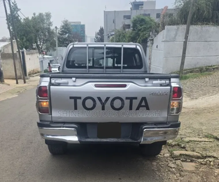 Toyota Hilux 2017 Silver