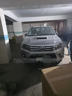 Toyota Hilux 2016 Silver