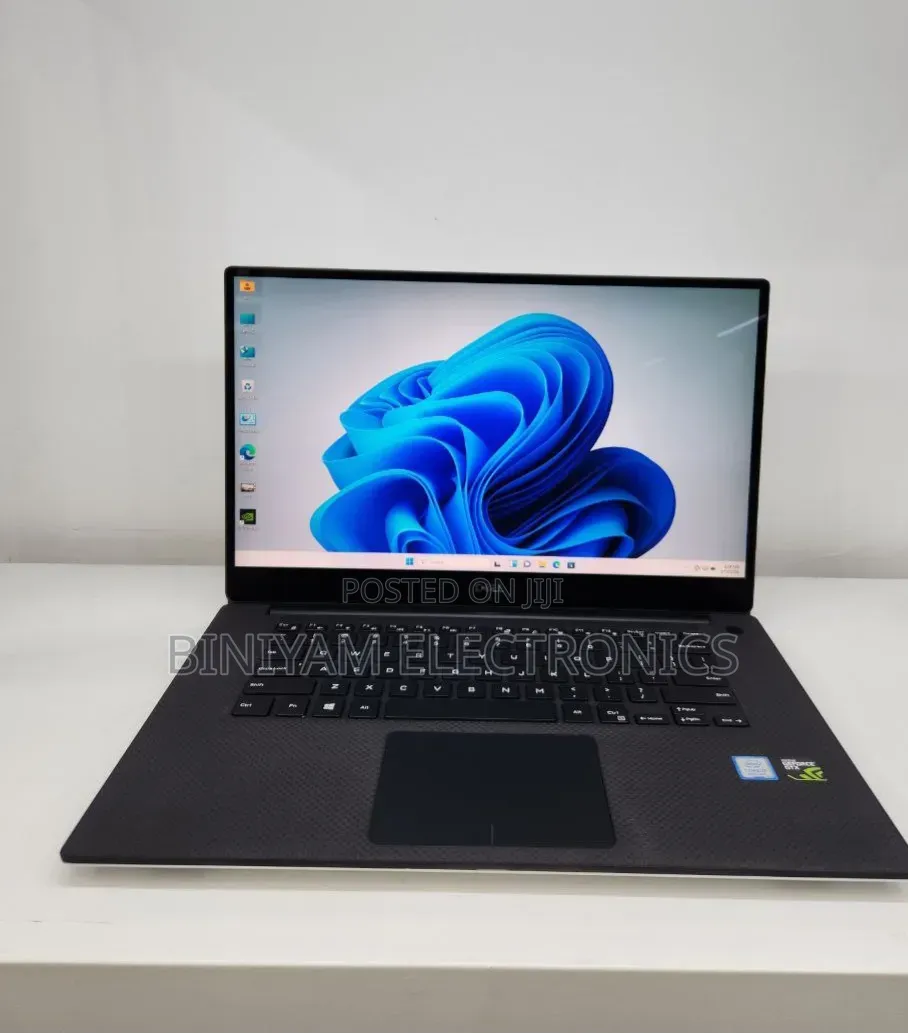 New Laptop Dell XPS 15 16GB Intel Core i7 SSD 512GB