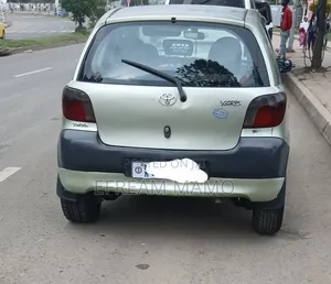 Toyota Vitz 2003 Green