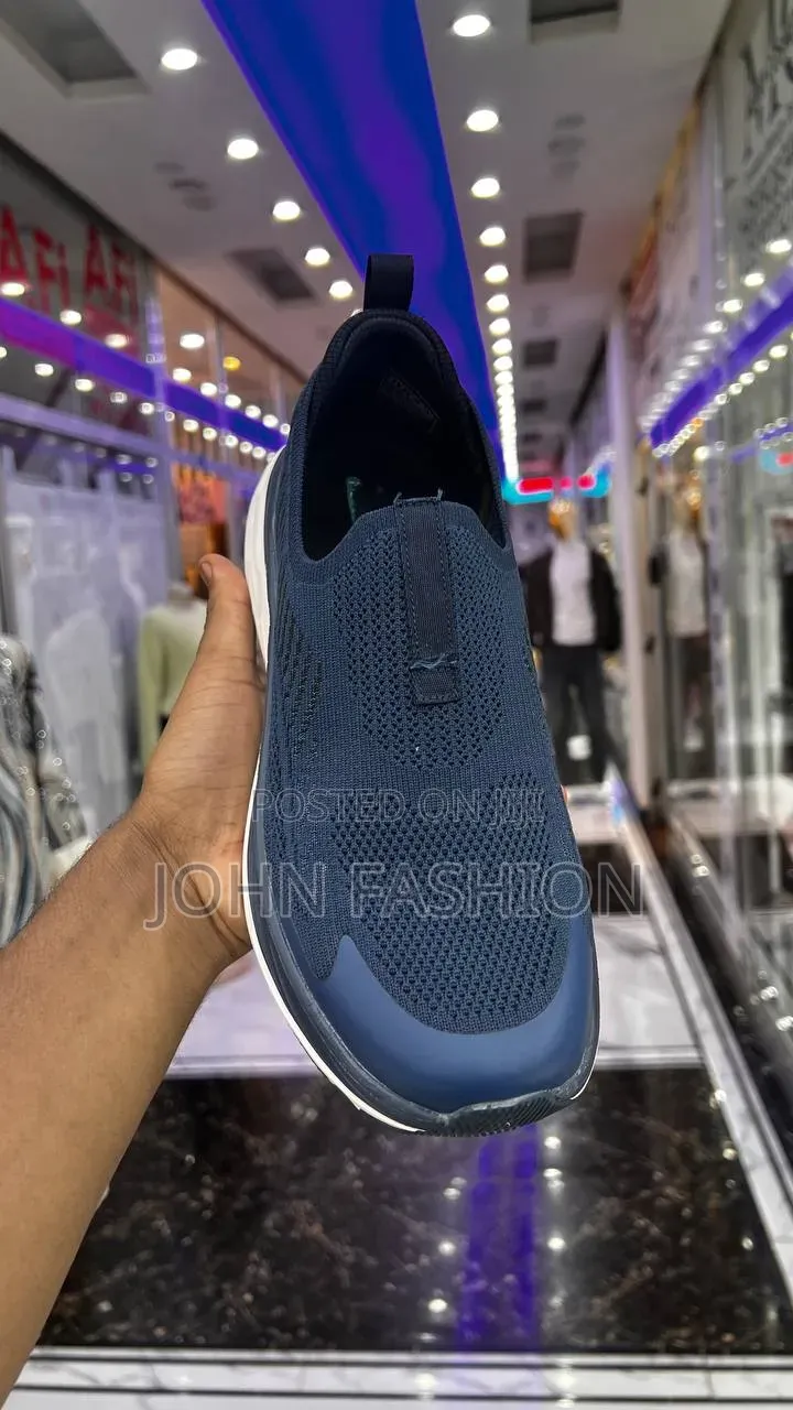 SKECHERS Master Quality