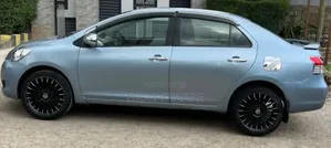 Toyota Belta 2009 Blue