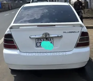 Toyota Corolla 2001 White