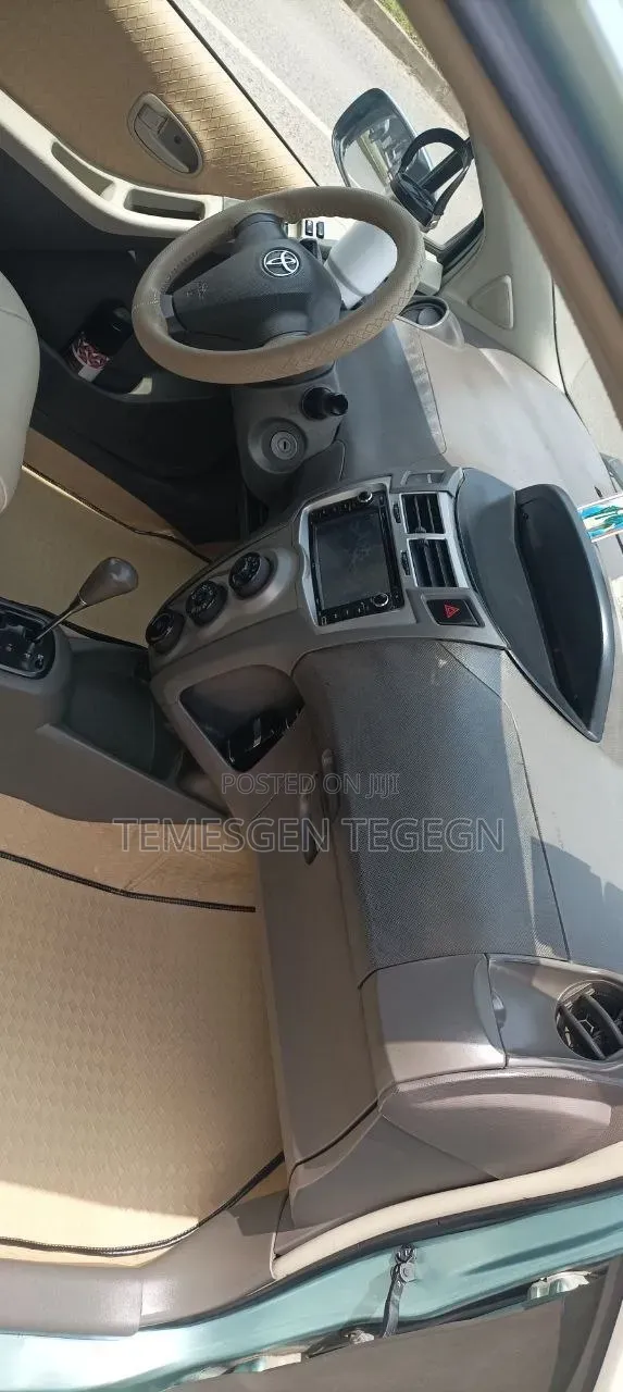 Toyota Yaris 2010
