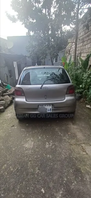 Toyota Vitz 2001 Gray