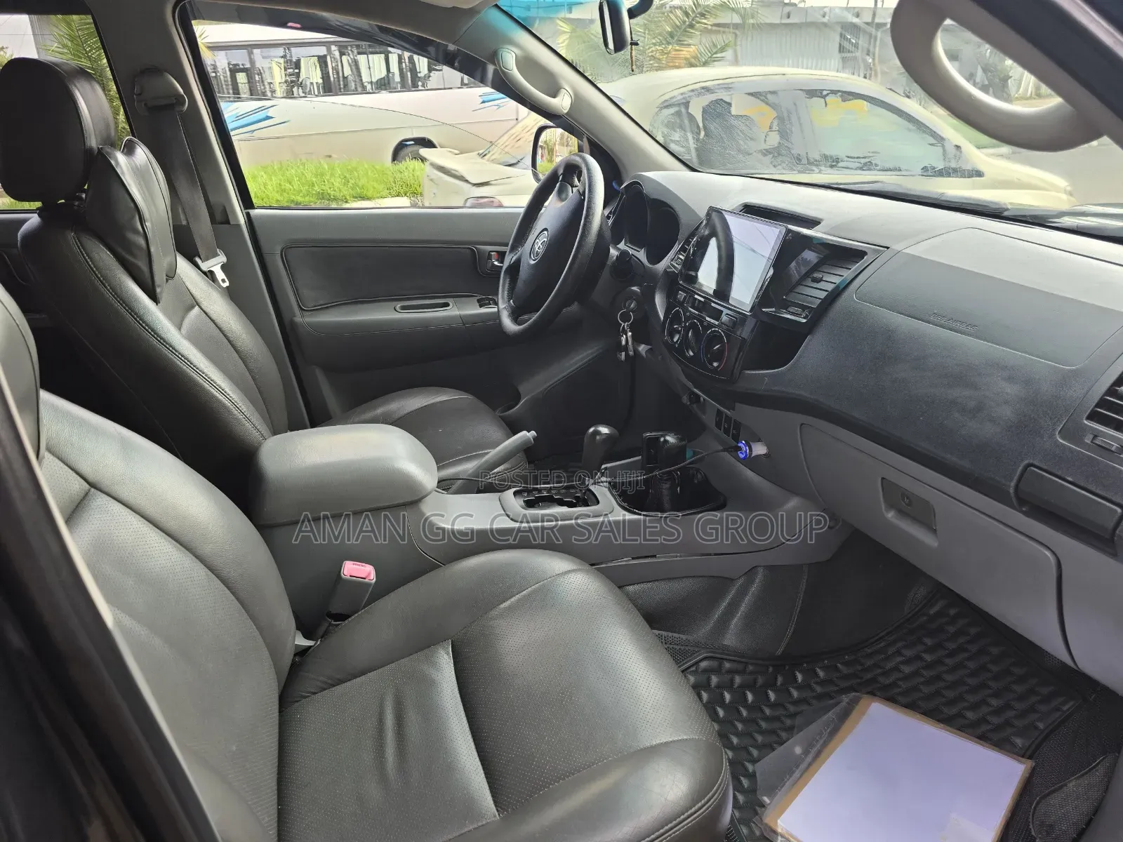 Toyota Hilux 2010 Black