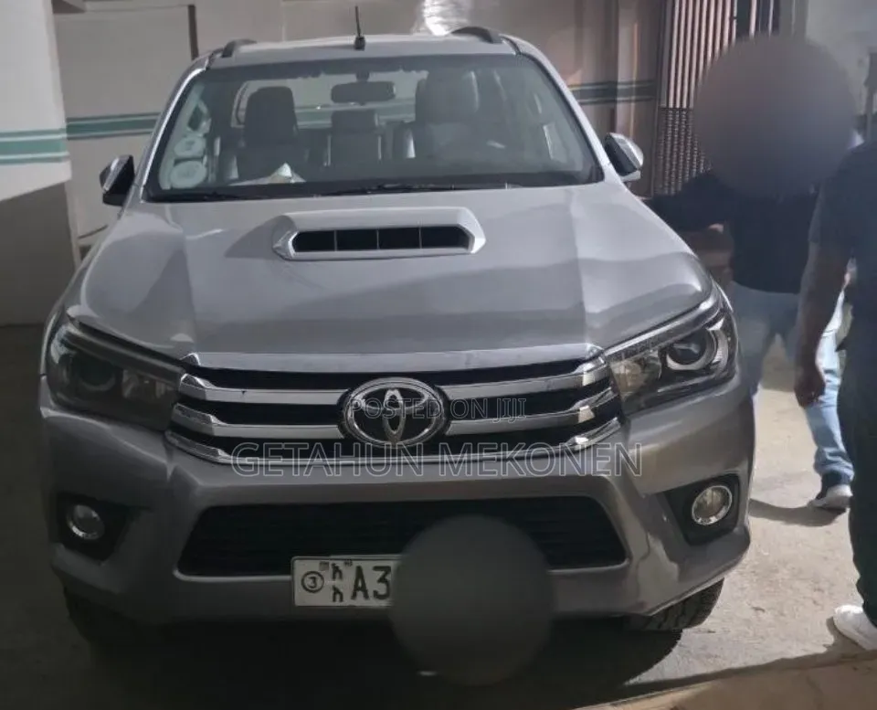 Toyota Hilux 2016 Silver