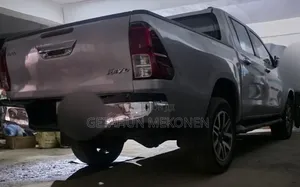 Toyota Hilux 2016 Silver