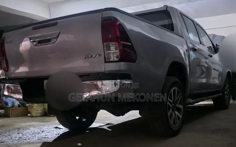 Toyota Hilux 2016 Silver