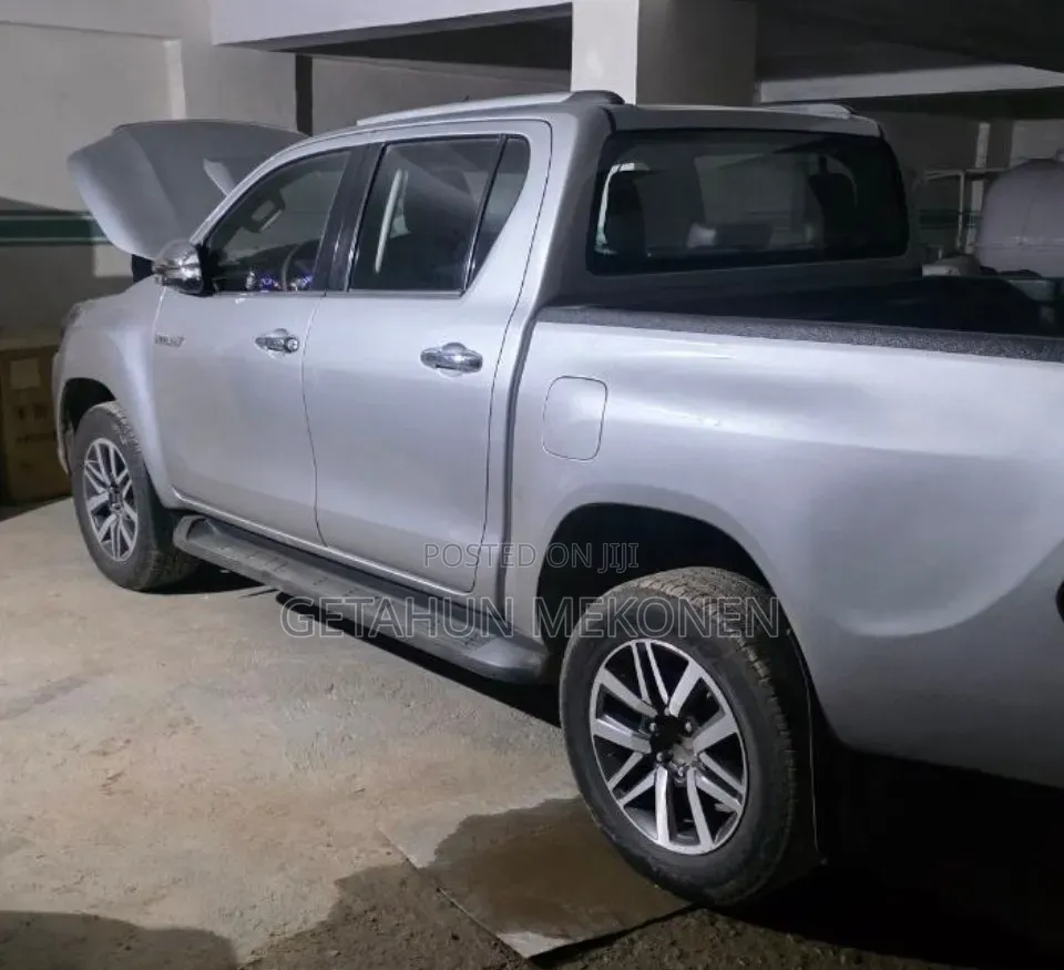 Toyota Hilux 2016 Silver