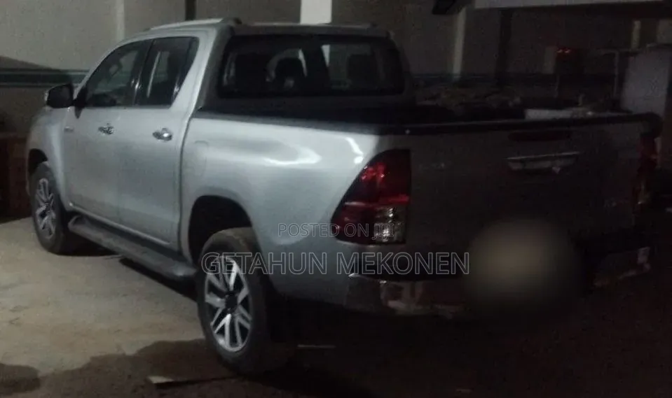 Toyota Hilux 2016 Silver