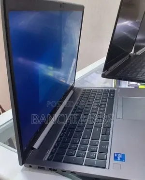 New Laptop HP ZBook Firefly G8 16GB Intel Core i7 SSD 512GB