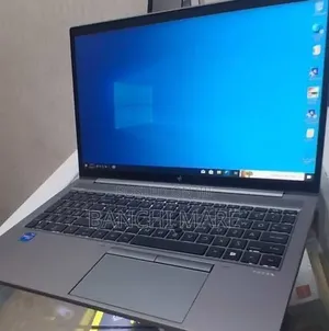 New Laptop HP ZBook Firefly G8 16GB Intel Core i7 SSD 512GB