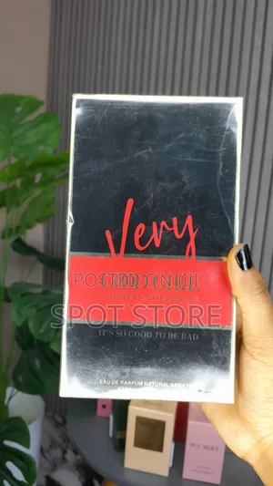 Very Good Girl Carolina Herrera