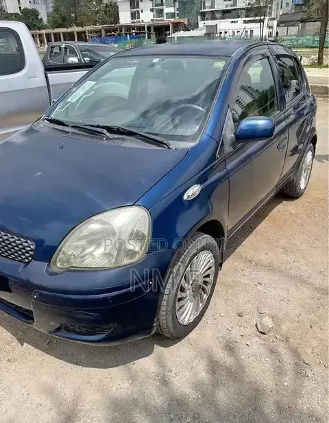 Toyota Vitz 2005 Blue