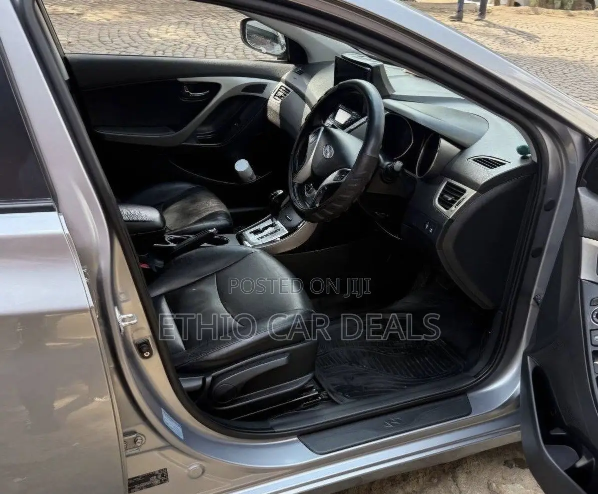 Hyundai Avante 2013 Gray