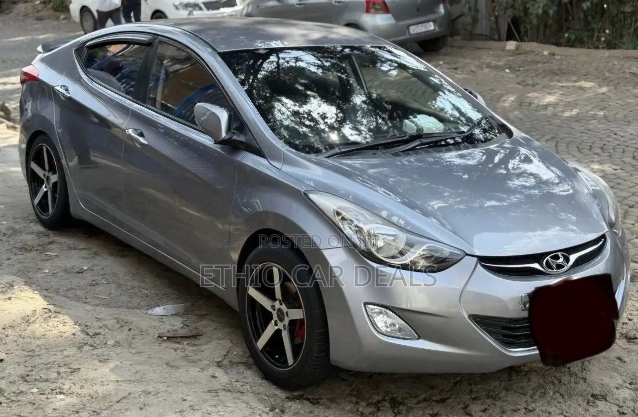 Hyundai Avante 2013 Gray