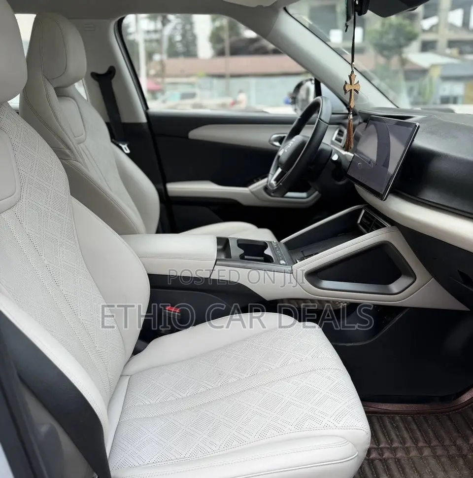 BYD Yuan Up 2025 Ivory