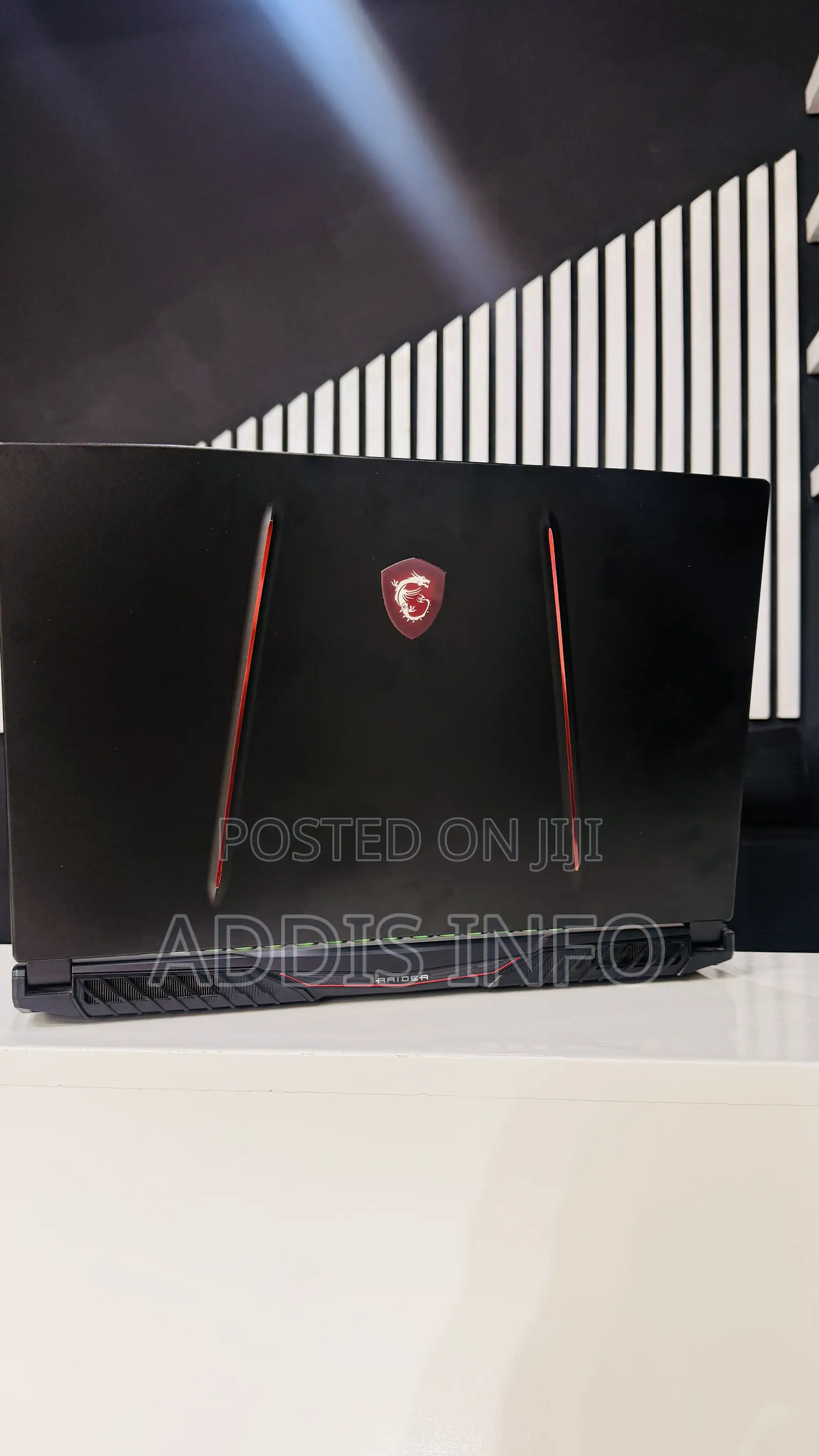 Laptop MSI GE75 Raider 10SE 32GB Intel Core i7 SSD 1.5T