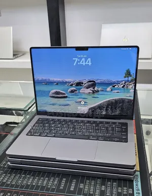 New Laptop Apple MacBook Pro 32GB Apple M1 Pro SSD 512GB