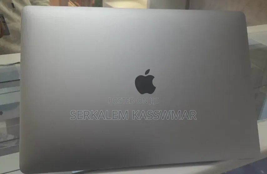 New Laptop Apple MacBook Pro 2018 16GB Intel Core i7 SSD 512GB