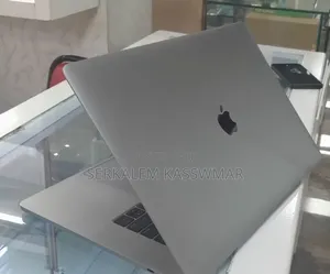New Laptop Apple MacBook Pro 2018 16GB Intel Core i7 SSD 512GB