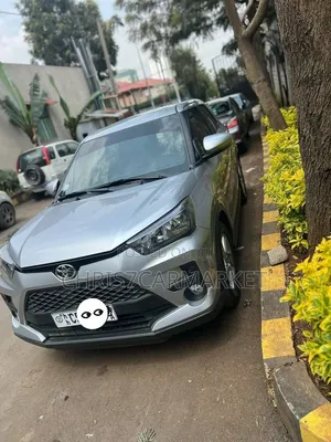 Toyota Raize 2023 Silver