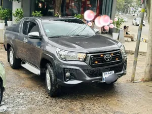 Toyota Hilux 2019 Maroon