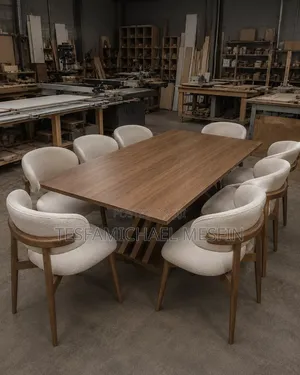 Dining Table Witj 8 Chairs
