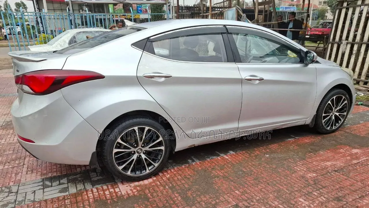 Hyundai Avante 2015 Purple