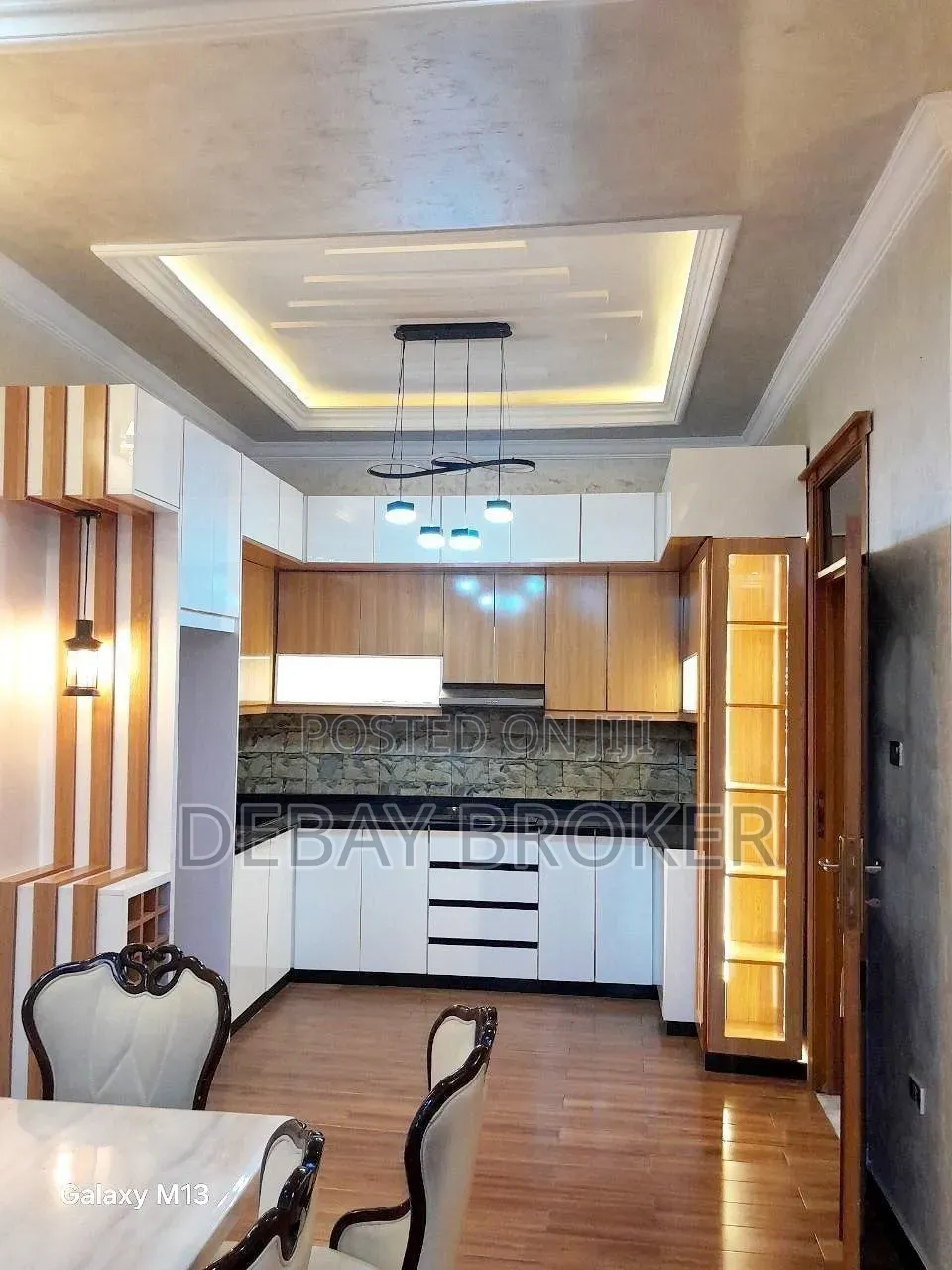 5bdrm House in Shyac, Yeka for sale