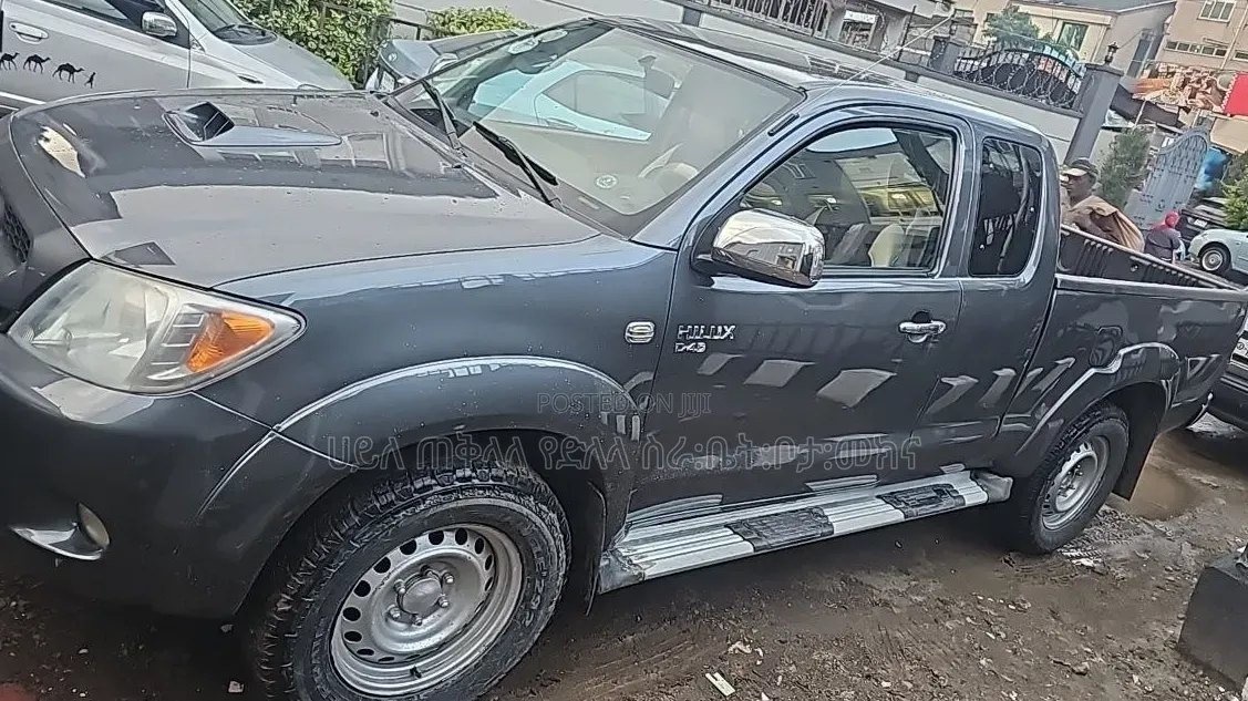 Toyota Hilux 2008 Gray
