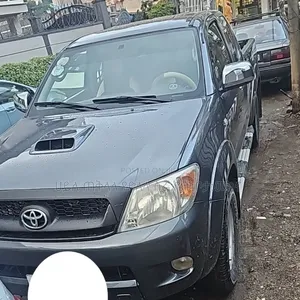 Toyota Hilux 2008 Gray