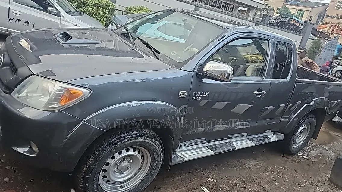 Toyota Hilux 2008 Gray