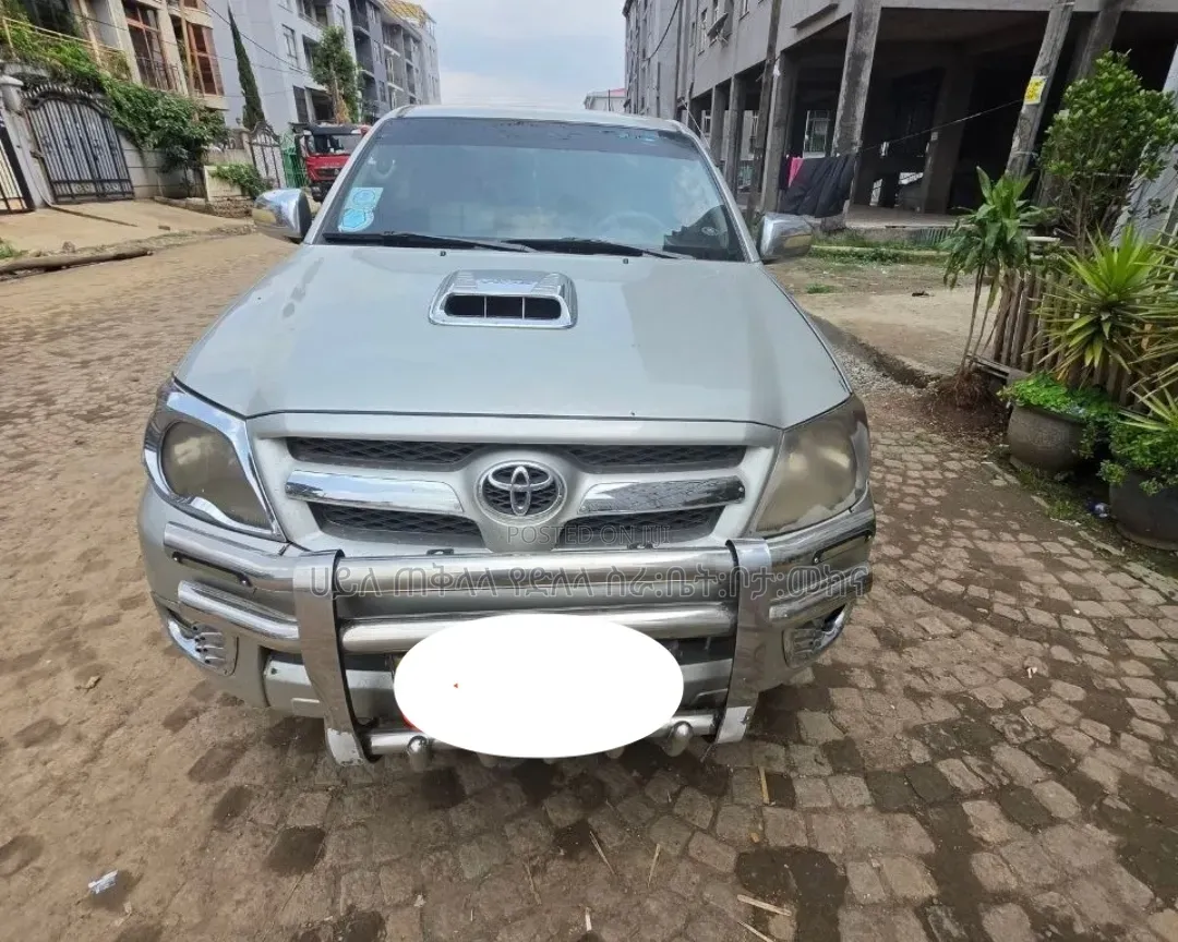 Toyota Hilux 2008 Gold