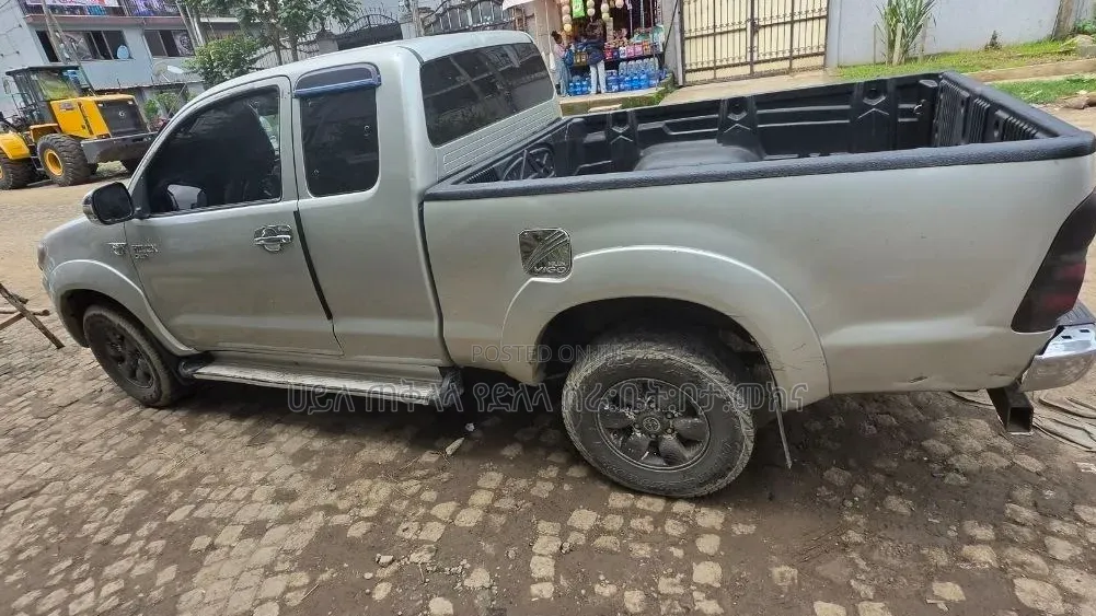 Toyota Hilux 2008 Gold