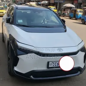 Toyota bZ4X 2023 White