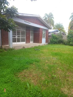 Furnished 6bdrm Villa in Ayat Zone Inside, Yeka for sale