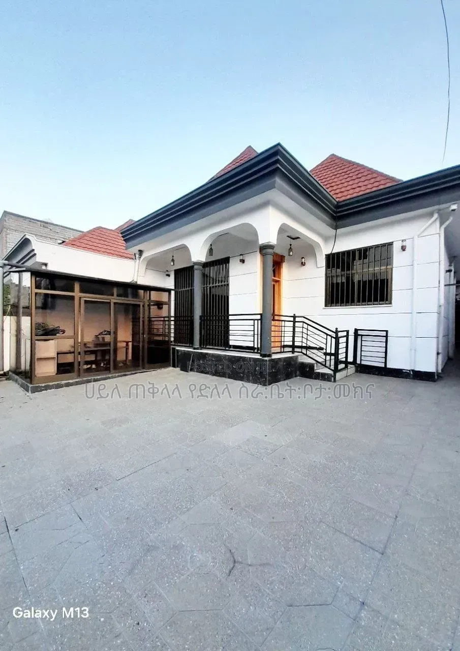 Furnished 6bdrm Villa in Ayat Zone Inside, Yeka for sale