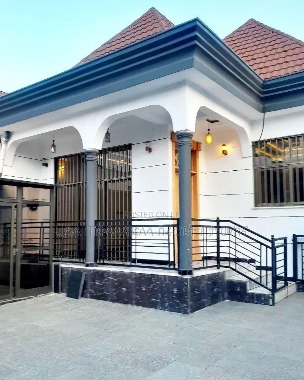 Furnished 6bdrm Villa in Ayat Zone Inside, Yeka for sale