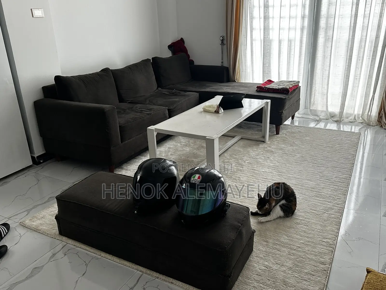 Sofa With Center Table