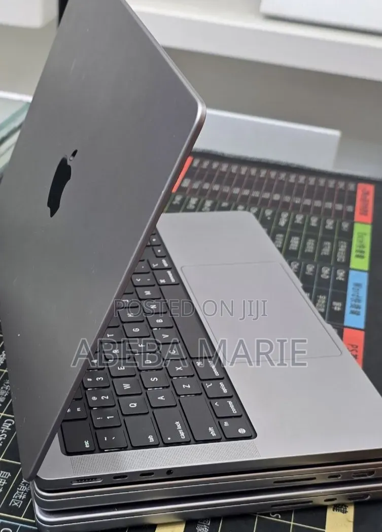 New Laptop Apple MacBook Pro 2021 M1 16GB Apple M1 Pro SSD 512GB