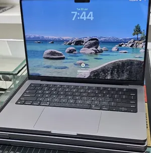 New Laptop Apple MacBook Pro 2021 M1 16GB Apple M1 Pro SSD 512GB