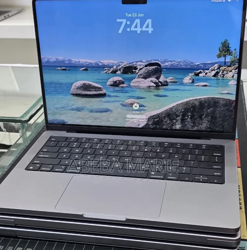 New Laptop Apple MacBook Pro 2021 M1 16GB Apple M1 Pro SSD 512GB