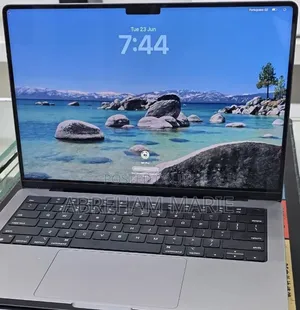 New Laptop Apple MacBook 32GB Apple M1 Pro SSD 512GB